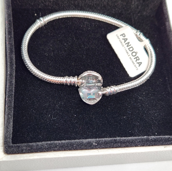 Pandora Moments Sparkling Heart Claps Snake Chain Bracelet Size 8.3 inches - Picture 7 of 7